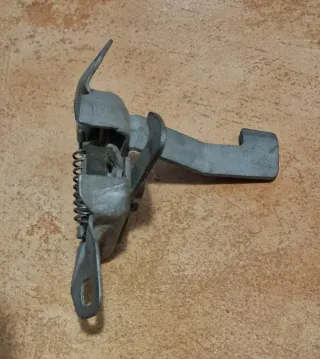 Cerradura Capó Renault Megane I