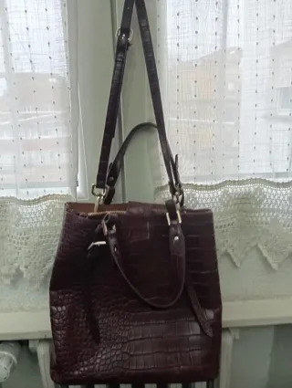 Bolso bandolera piel efecto cocodrilo