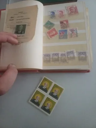 200 sellos alemanes anteriores al muro de Berlín.