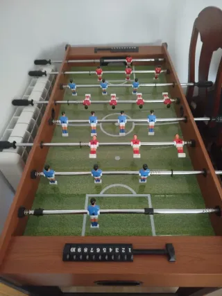 Futbolín de madera