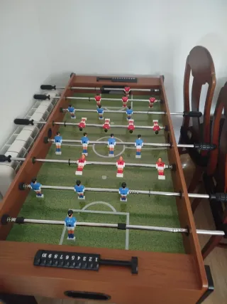 Futbolín de madera