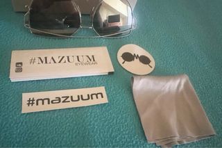 Occhiali da sole Mazuum con lenti a specchio