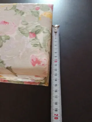 Prezioso cofanetto gioielli. Stile romantico. Colori pastello