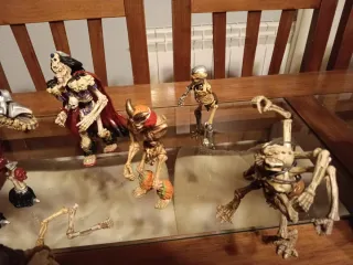 Skeleton warriors, varias figuras