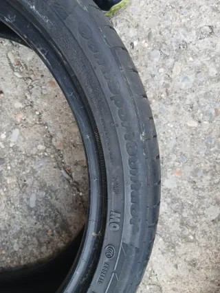 Neumatico 225/40R18 92Y