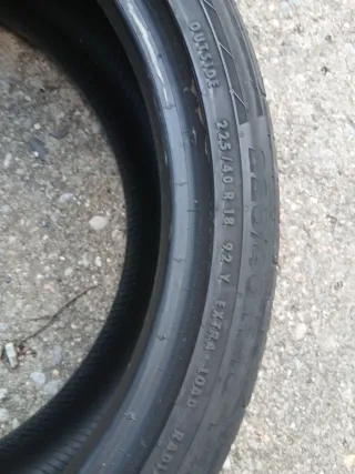 Neumatico 225/40R18 92Y