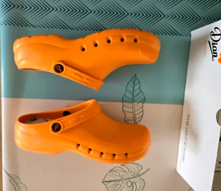 Zuecos Dian Ultraligeros EVA antideslizantes.