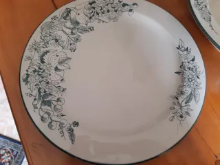 Coppa e piatto in gres porcellanato marca Ker