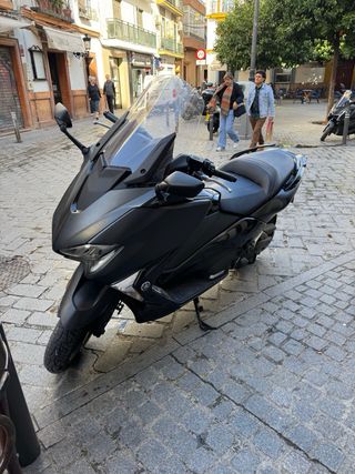 Yamaha Tmax 530 DX Negra