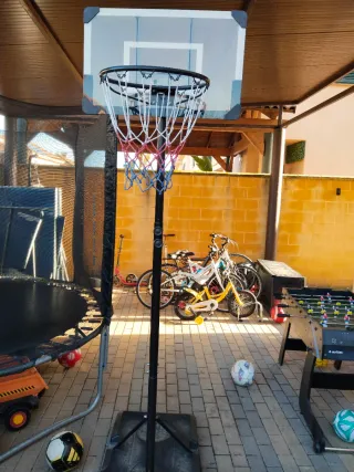 Canasta de baloncesto ajustable hasta 2m de altura