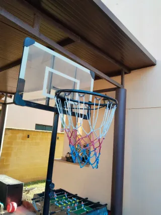 Canasta de baloncesto ajustable hasta 2m de altura