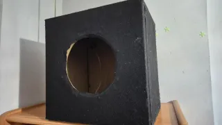 Cajón subwoofer 10 pulgadas