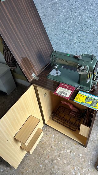Máquina de coser Refrey Transforma Automática