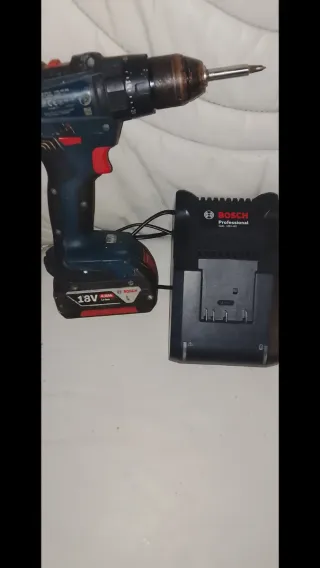 Taladro Bosch profesional más cargador Bosch