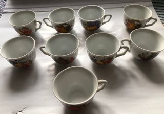 Tazze vintage in porcellana con decorazioni