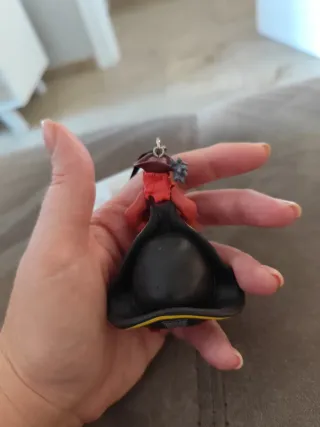 Adorno Disney store.