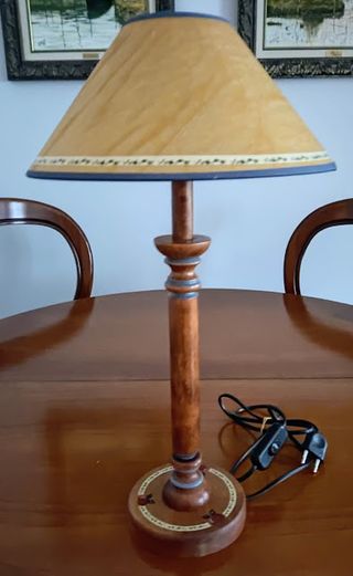 Lámpara sobremesa pantalla pergamino