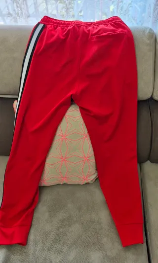 Conjunto Nike rojo original-talla S-como nuevo