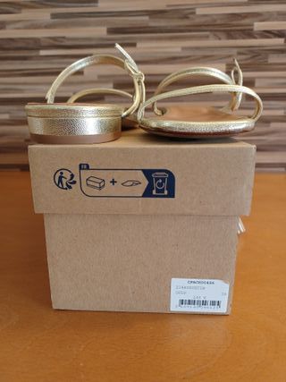 Sandalias CLAUDIE PIERLOT doradas talla 39