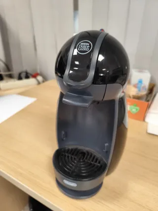 Cafetera Dolce Gusto Dellonghi negra