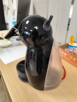 Cafetera Dolce Gusto Dellonghi negra