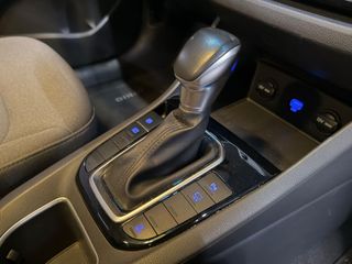 Hyundai IONIQ HIBRIDO ENCHUFABLE - COMO NUEVO