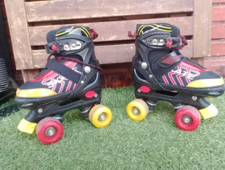 Patines infantiles negros y rojos