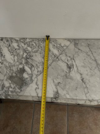 Mesa antigua de madera y marmol