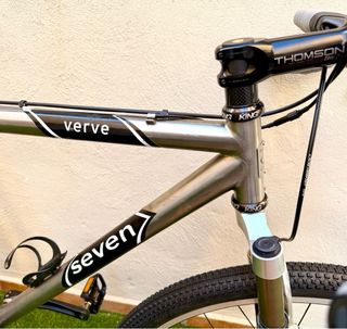 SEVEN VERVE TITANIO. XL. Negociable