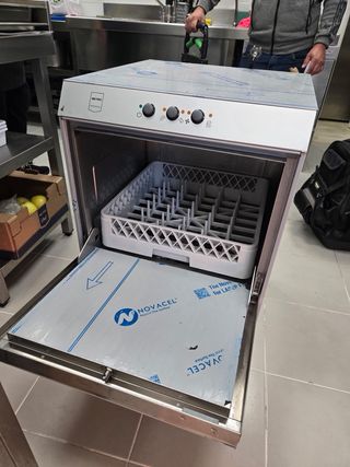 Lavavajillas Industrial METRO Professional