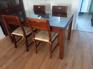 Mesa teka con 4 sillas