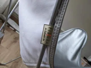 Silla plegable de polipiel en plata