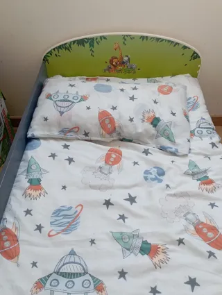 Cama infantil con somier y colchón