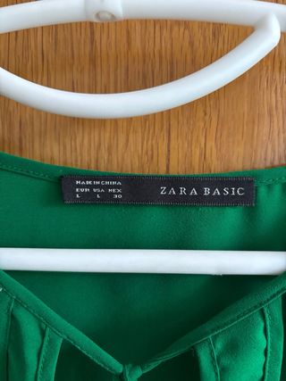 Blusa Zara verde talla L