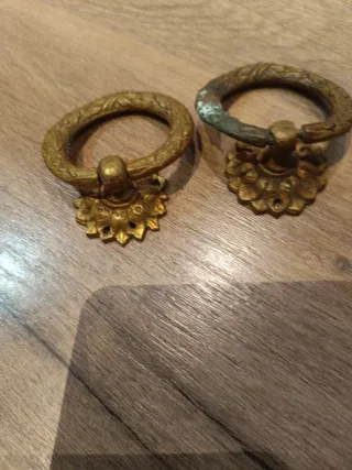 Lote 2 tiradores antiguos latón