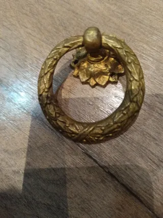 Lote 2 tiradores antiguos latón