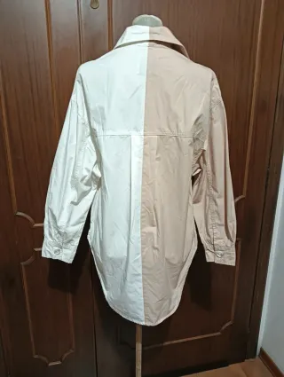 Camicia oversize in cotone con tasche XS Bershka