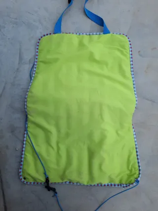 Juguete ItsImagical bebé para respaldo del coche