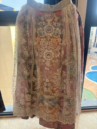 Traje completo fallera se vende o se alquila