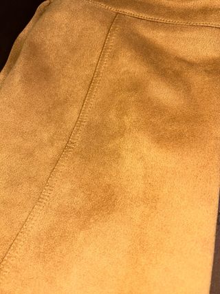 Falda beige de terciopelo talla xs con botones