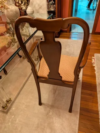 Sillas elegantes de madera con tapizado (6)