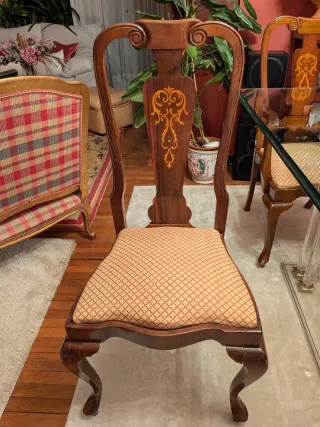 Sillas elegantes de madera con tapizado (6)