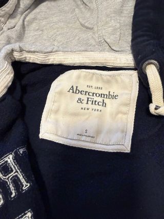 Sudadera azul marino marca Abercrombie talla S