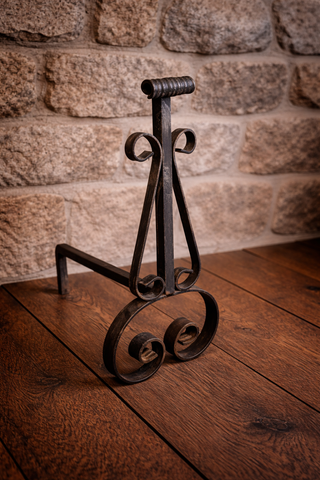 Coppia di alari per stufa o camino, ferro battuto