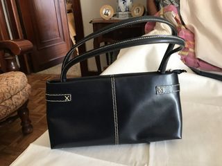 Bolso pequeño negro de piel