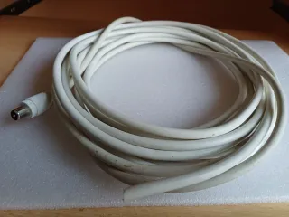 Cable de antena, unos 2 metros.