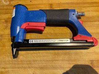 GRAPADORA TAPICERO  Modelo: “BEA”