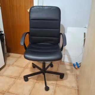 Silla de escritorio negra