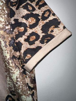 T-shirt  padrão leopardo