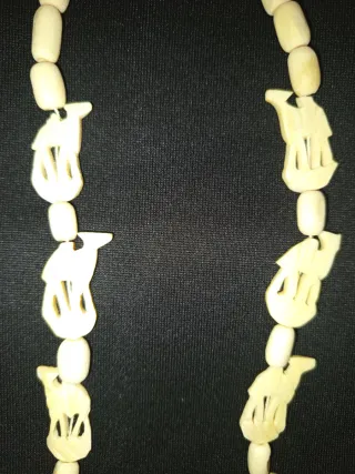Collar de hueso o marfil